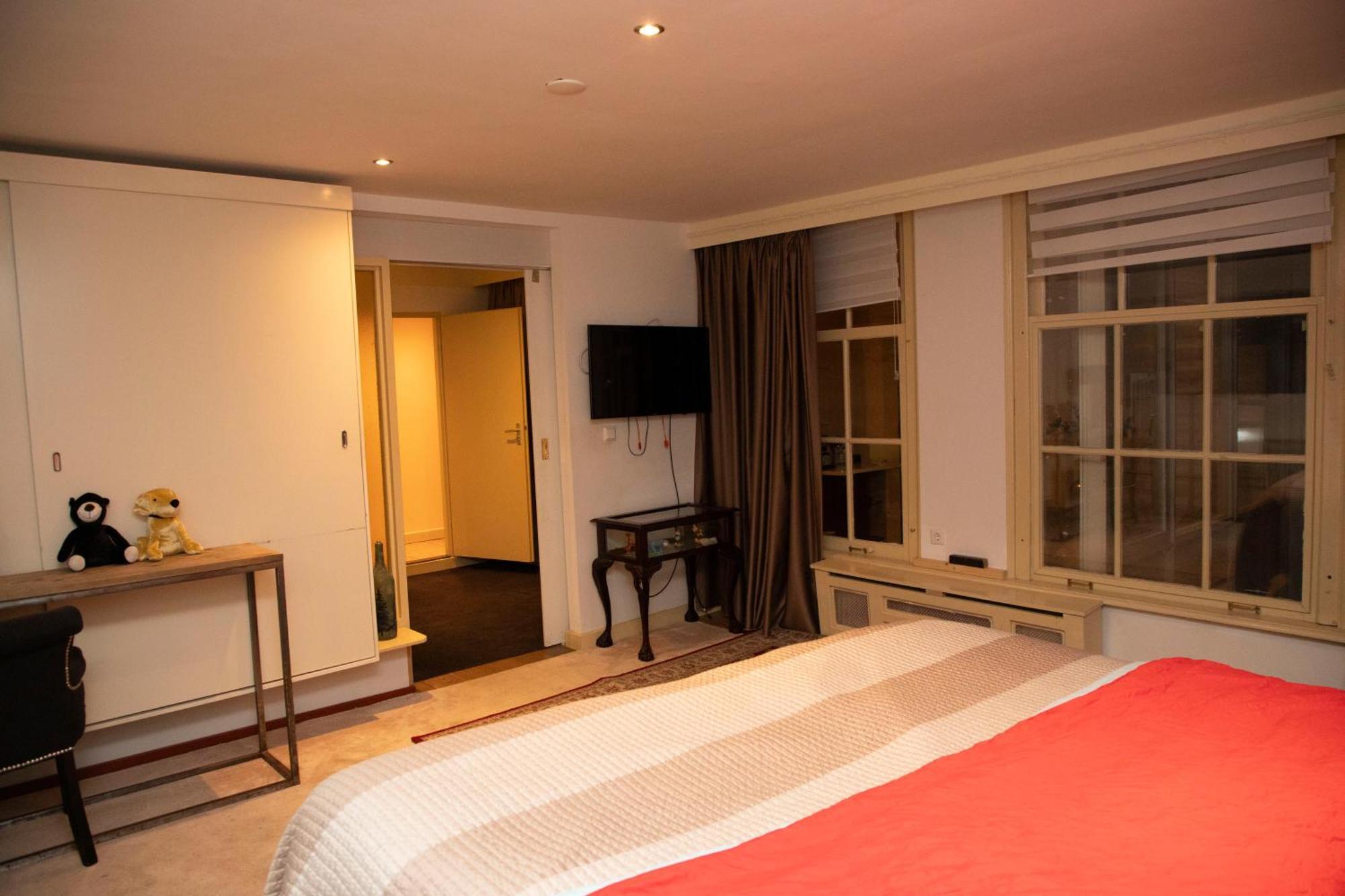 Red Light District B & B Canal View อัมสเตอร์ดัม ภายนอก รูปภาพ