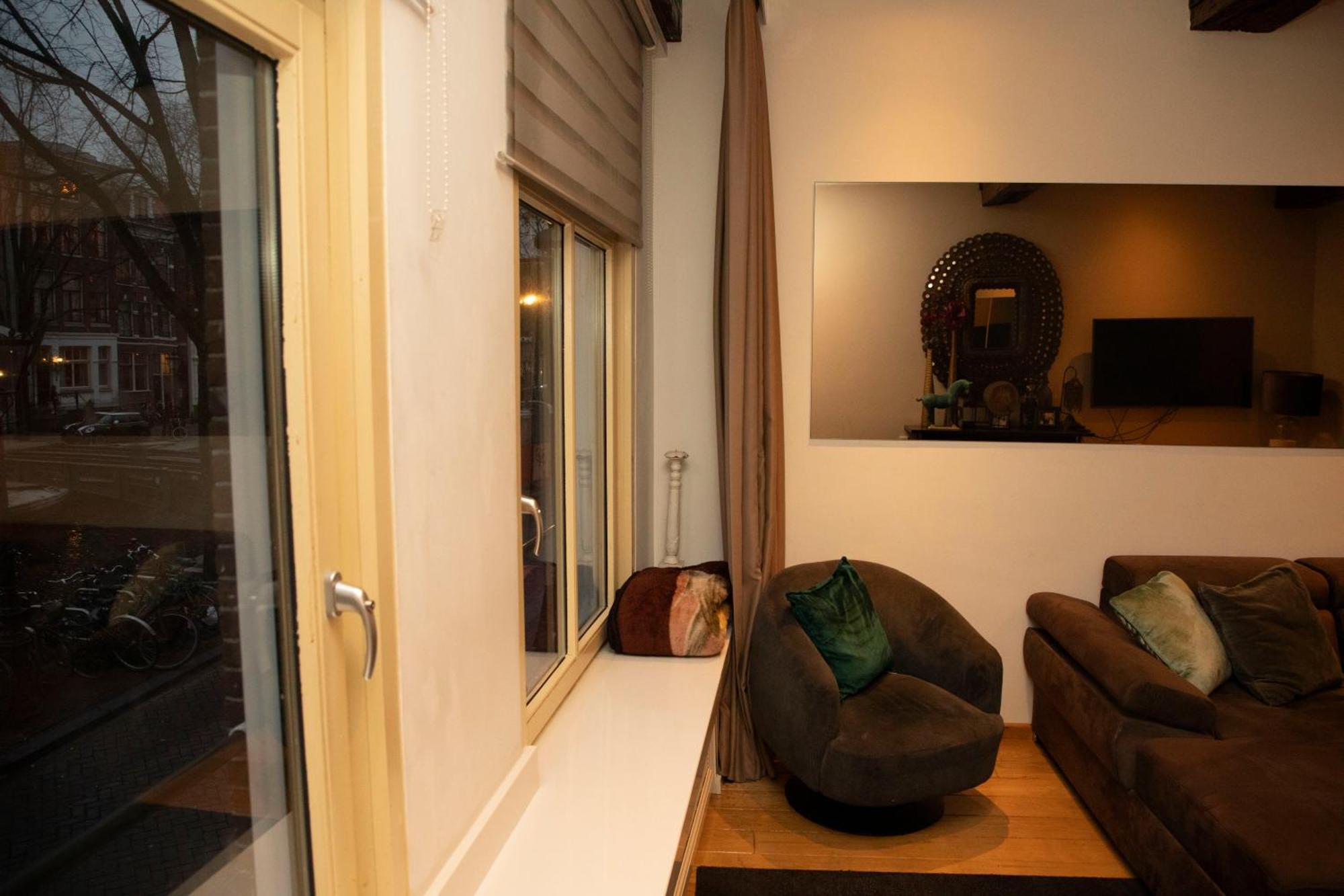 Red Light District B & B Canal View อัมสเตอร์ดัม ภายนอก รูปภาพ
