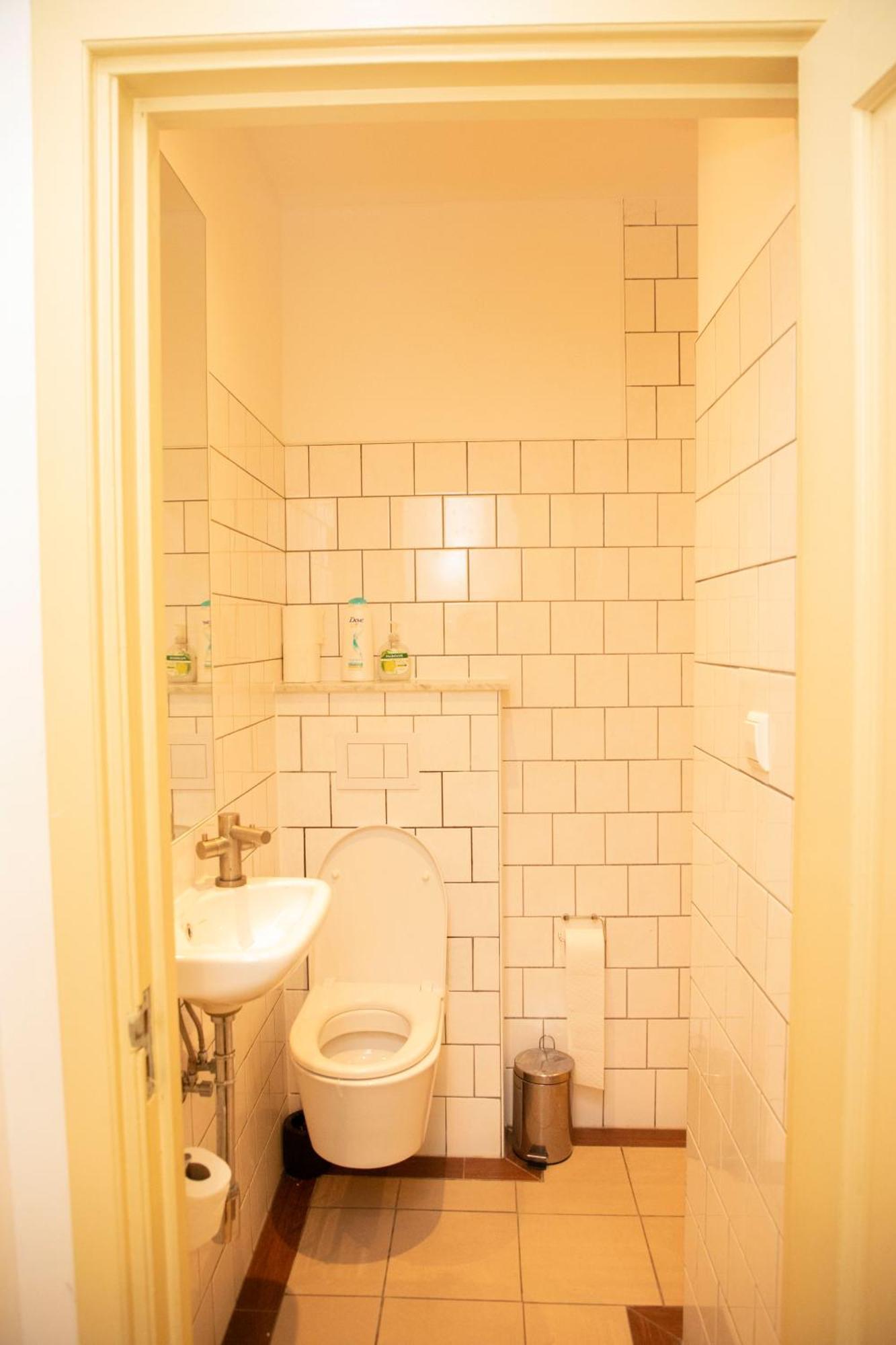 Red Light District B & B Canal View อัมสเตอร์ดัม ภายนอก รูปภาพ